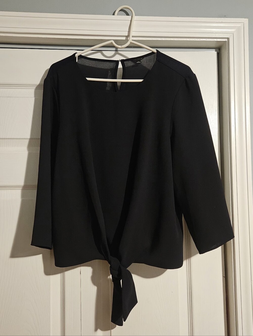 Ann Taylor Women's Navy Tie-Front Knit Blouse 3/4 Sleeve Round Neck Size L